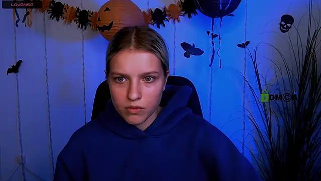 kaela spell  online show from October 30, 2025, 7:44 pm