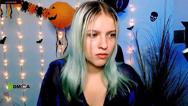 kaela spell  online show from October 28, 2025, 7:46 pm