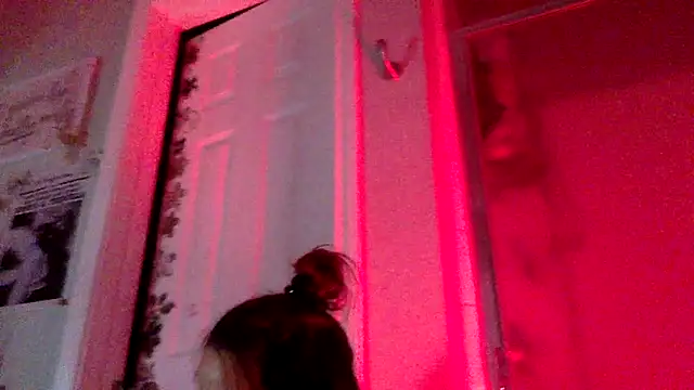 Texxaspearl online show from January 7, 2026, 7:57 am