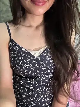 Snapshot of Bella_sexy98 chatting on May 27, 2026, 2:46 pm Bella sexy98 online show from May 27, 2026, 2:46 pm