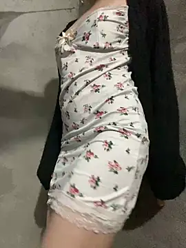 Bella sexy98 online show from November 27, 2025, 1:11 pm