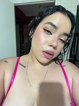 krisstenSantos online show from April 28, 2026, 1:48 pm