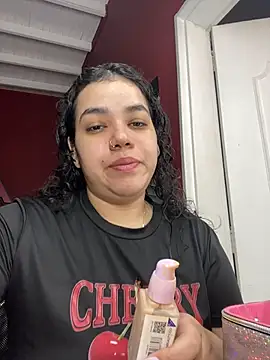 krisstenSantos online show from October 17, 2025, 11:56 am