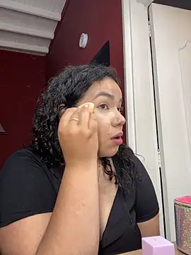 krisstenSantos online show from October 14, 2025, 11:55 am