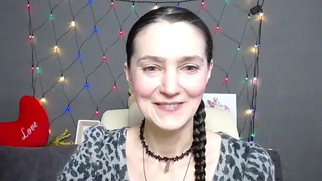 TayaFinch online show from February 8, 2026, 1:20 pm