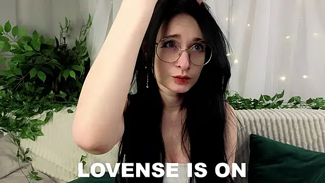 Snapshot of DarcyAspacio chatting on February 13, 2026, 11:21 am DarcyAspacio online show from February 13, 2026, 11:21 am