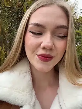 MilaMoone online show from November 14, 2025, 10:19 am