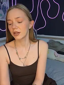 MilaMoone online show from February 8, 2026, 11:08 am