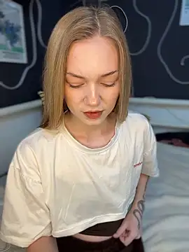 MilaMoone online show from June 16, 2026, 11:10 am