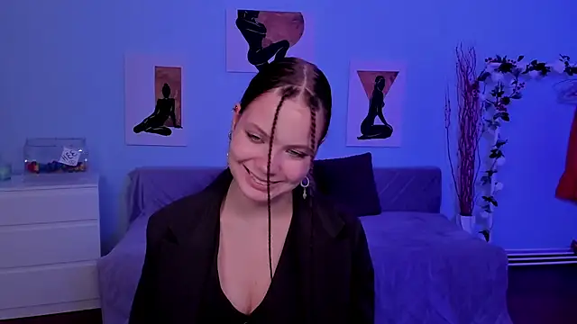 BetsyKiss online show from September 22, 2025, 5:13 am