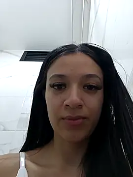 MiQeilaSweet online show from April 19, 2026, 5:36 pm