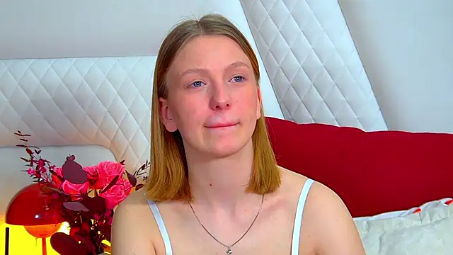 BeatriceBinoche online show from May 2, 2026, 6:46 pm
