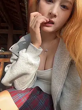 yuki june online show from December 19, 2025, 8:06 am