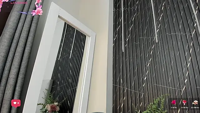 Naomi Rousse online show from January 9, 2026, 12:45 pm