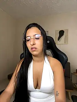 Valerygomez02 online show from October 28, 2025, 7:13 pm