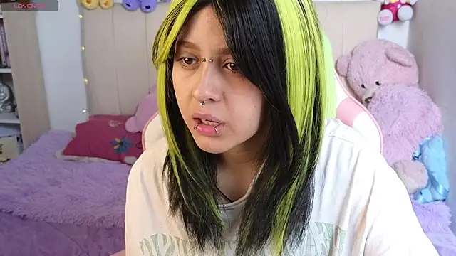 NekoWaifu online show from May 27, 2026, 3:08 pm