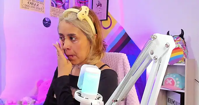 NekoWaifu online show from September 27, 2025, 1:28 pm