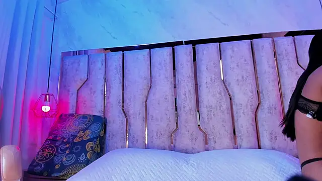 paulina cano online show from September 15, 2025, 9:04 pm