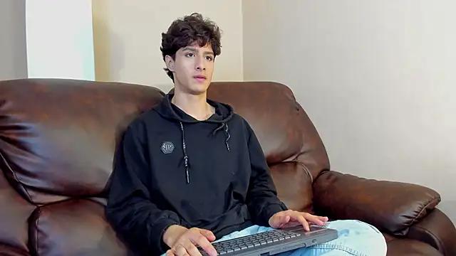 Snapshot of Xam_Collen chatting on November 14, 2025, 3:26 pm Xam Collen online show from November 14, 2025, 3:26 pm