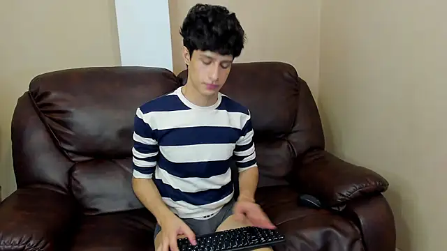 Snapshot of Xam_Collen chatting on January 9, 2026, 3:52 pm Xam Collen online show from January 9, 2026, 3:52 pm