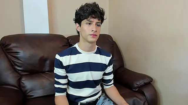 Snapshot of Xam_Collen chatting on December 20, 2025, 5:05 pm Xam Collen online show from December 20, 2025, 5:05 pm