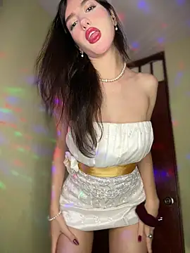 Emily-hottson online show from March 14, 2026, 2:06 am