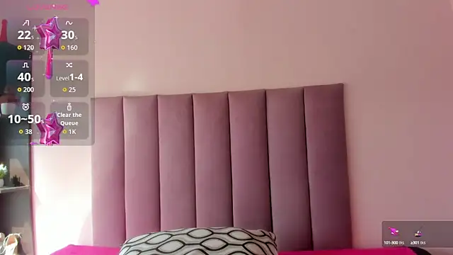 HoollyHendrix online show from October 1, 2025, 7:51 pm