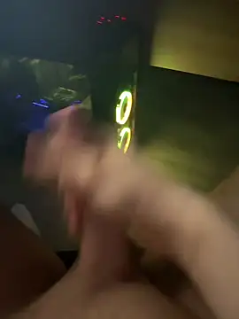 Snapshot of jstntz chatting on March 17, 2026, 10:24 pm jstntz online show from March 17, 2026, 10:24 pm