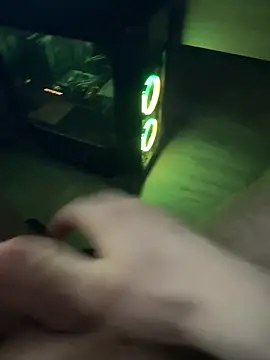 Snapshot of jstntz chatting on March 17, 2026, 12:02 am jstntz online show from March 17, 2026, 12:02 am