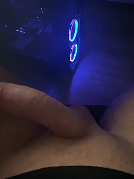 jstntz online show from December 18, 2025, 11:52 pm