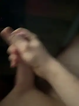 Snapshot of jstntz chatting on March 8, 2026, 10:35 pm jstntz online show from March 8, 2026, 10:35 pm