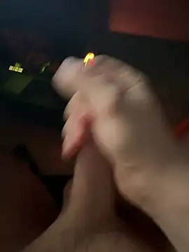 Snapshot of jstntz chatting on February 4, 2026, 9:15 am jstntz online show from February 4, 2026, 9:15 am