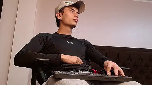 Snapshot of jaico_santos chatting on October 3, 2025, 10:44 pm jaico santos online show from October 3, 2025, 10:44 pm