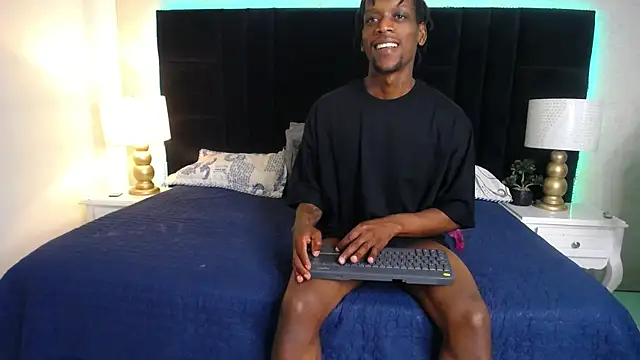 SkylerBigxxx online show from June 5, 2026, 4:06 am