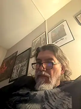 nothingbutagoontime68 online show from November 19, 2025, 2:33 am