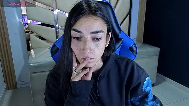 Snapshot of Maily_a_ chatting on February 8, 2026, 12:58 pm Maily a online show from February 8, 2026, 12:58 pm