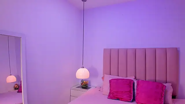 Amy Ferreira online show from October 18, 2025, 3:08 am