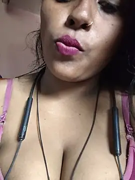 Snapshot of Jasmine_Januja chatting on July 19, 2026, 10:45 am Jasmine Januja online show from July 19, 2026, 10:45 am