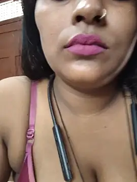 Snapshot of Jasmine_Januja chatting on July 16, 2026, 2:41 am Jasmine Januja online show from July 16, 2026, 2:41 am