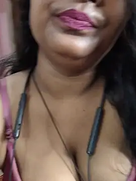 Snapshot of Jasmine_Januja chatting on July 13, 2026, 2:11 am Jasmine Januja online show from July 13, 2026, 2:11 am