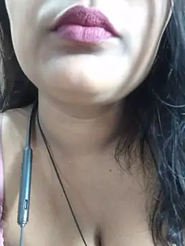 Snapshot of Jasmine_Januja chatting on August 7, 2026, 2:39 am Jasmine Januja online show from August 7, 2026, 2:39 am