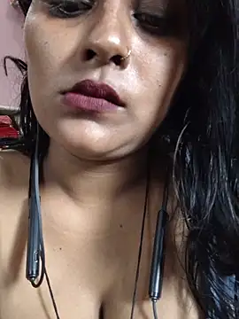 Snapshot of Jasmine_Januja chatting on May 19, 2026, 2:51 am Jasmine Januja online show from May 19, 2026, 2:51 am