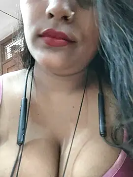 Snapshot of Jasmine_Januja chatting on July 7, 2026, 3:53 am Jasmine Januja online show from July 7, 2026, 3:53 am