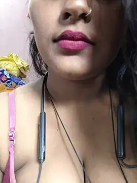 Snapshot of Jasmine_Januja chatting on July 21, 2026, 2:14 am Jasmine Januja online show from July 21, 2026, 2:14 am