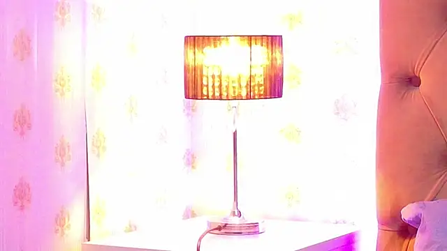 CoraVex online show from April 29, 2026, 3:32 am