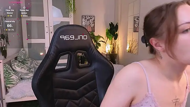 selin selin online show from November 30, 2025, 12:39 pm