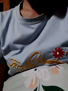 Snapshot of donna-bae chatting on February 10, 2026, 7:02 pm donna-bae online show from February 10, 2026, 7:02 pm