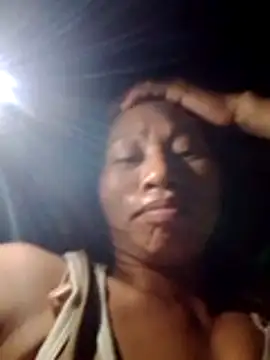 donna-bae online show from November 5, 2025, 7:39 pm