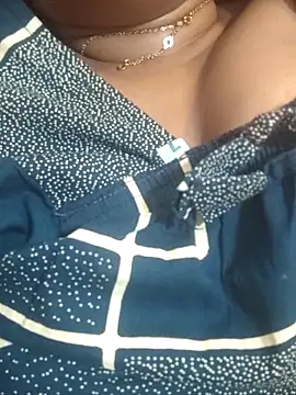 Snapshot of TAMIL_AMMUKUTTYY chatting on December 19, 2025, 8:00 pm TAMIL AMMUKUTTYY online show from December 19, 2025, 8:00 pm