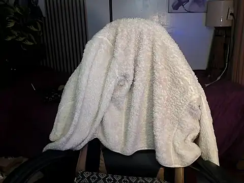 Snapshot of sweet_athena chatting on March 16, 2026, 9:17 pm sweet athena online show from March 16, 2026, 9:17 pm